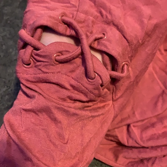 garage pink t shirt with detailed sleeves - Picture 2 of 2